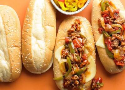 ساندویچ مخلوط سوسیس و موزارلا