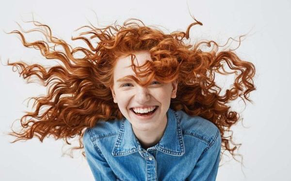 20 واقعیت جالب در مورد مو قرمز ها که نمی دانستید؛ از قدرت های خاص تا آسیب پذیری ها